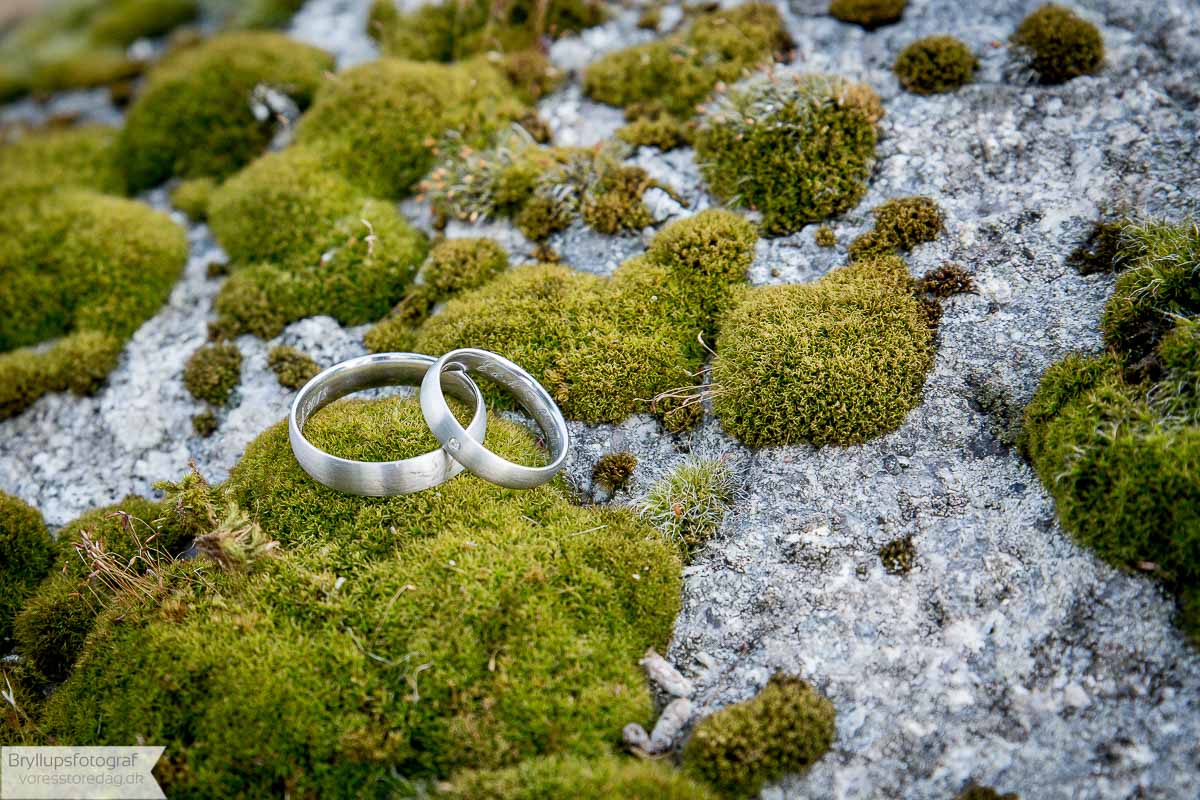 How To Save Money On Wedding Bands